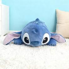 Miniso 迪士尼史迪奇卧姿16号毛绒玩偶，亲肤不掉毛面料，标志性大耳朵细节，中等尺寸设计，适合居家休闲/沙发装饰/靠垫玩具，可爱毛绒玩具（1个） - 彩色 - 查看 2