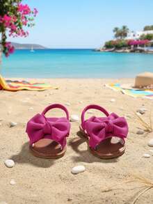 1双紫红色幼儿/小女孩蝴蝶装饰弹力带圆头平底凉鞋，优雅沙滩风，适合3-15岁儿童，休闲、派对、上学、散步、旅行、度假，2026春夏款