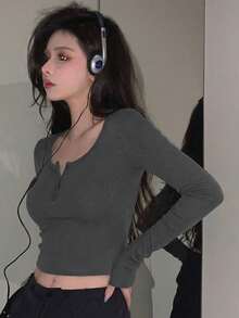 女士时尚长袖T恤，温柔优雅纽扣设计圆领修身短款上衣，秋季款 - 020深灰色 - 查看 3