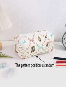 1个创意图案铅笔袋，饰有动物蝴蝶结和爱心图案，空间宽敞，适用于学习文具收纳和办公桌面收纳，学校用品。