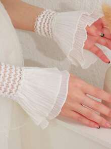 Vintage Hollow Out Lace Sleeve Gloves - 白色 - 查看 4
