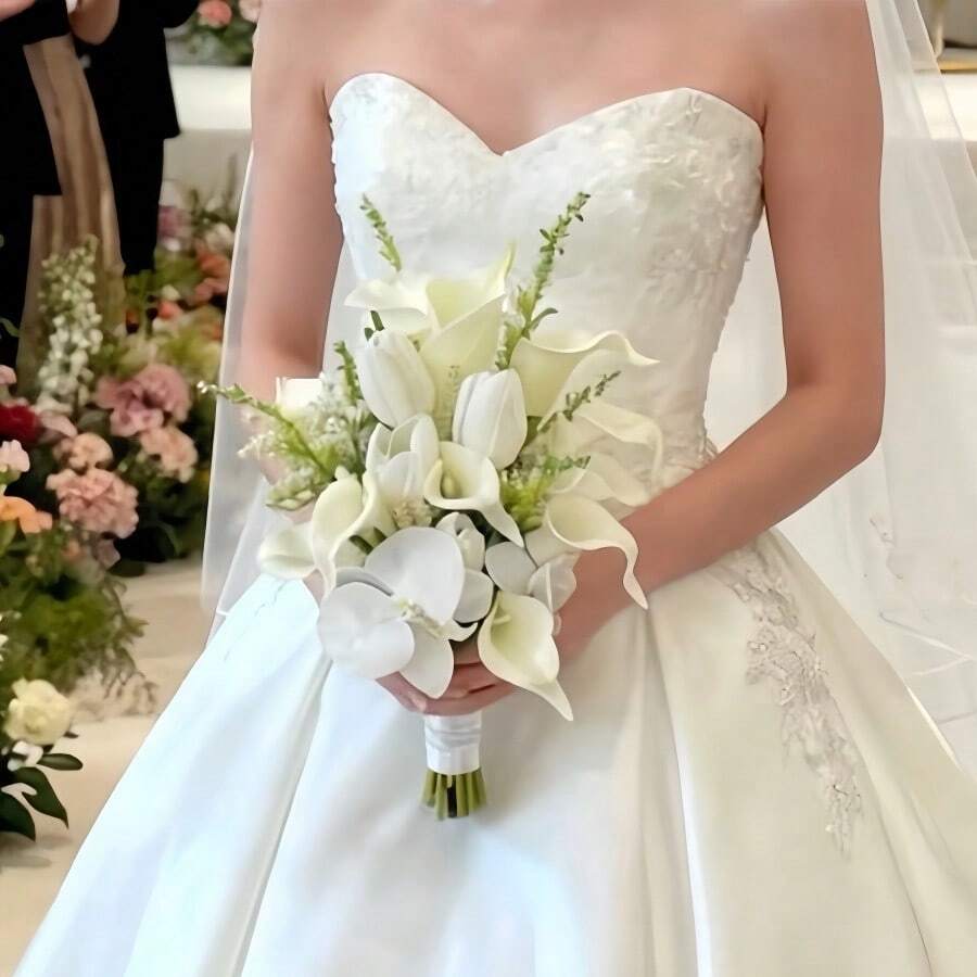 逼真触感马蹄莲婚礼花束，仿真花，适合新娘、伴娘、新娘手捧花、婚礼花艺布置装饰、摄影道具、农舍风婚礼餐桌中心装饰 - 白色C - 查看 1