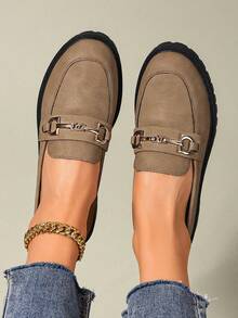 卡其色真皮乐福鞋，女士款，轻盈透气内衬，粗跟设计，金属搭扣装饰，一脚蹬，休闲学院风 - 卡其色 - 查看 5