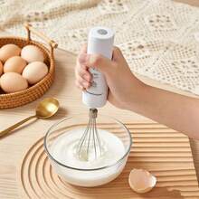 30瓦电动手持搅拌器 - 配备2节500毫安时可充电电池，二合一打蛋器和奶泡器，适用于烘焙/咖啡 - 白色 - 查看 7