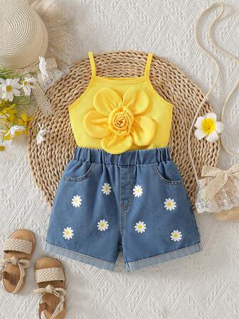 Moderiktigt och avslappnat set för unga flickor, linne med 3D-blommig dekor och shorts med blommönster