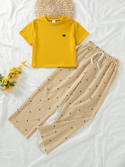 两件套女童休闲套装：爱心印花修身短袖上衣和条纹爱心装饰松紧腰裤，夏季