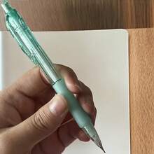 1支符合人体工学的自动机械铅笔，配有0.7毫米和0.5毫米笔芯 - 可替换笔芯绘图套装，提供舒适的握感。 - 彩色 - 查看 3