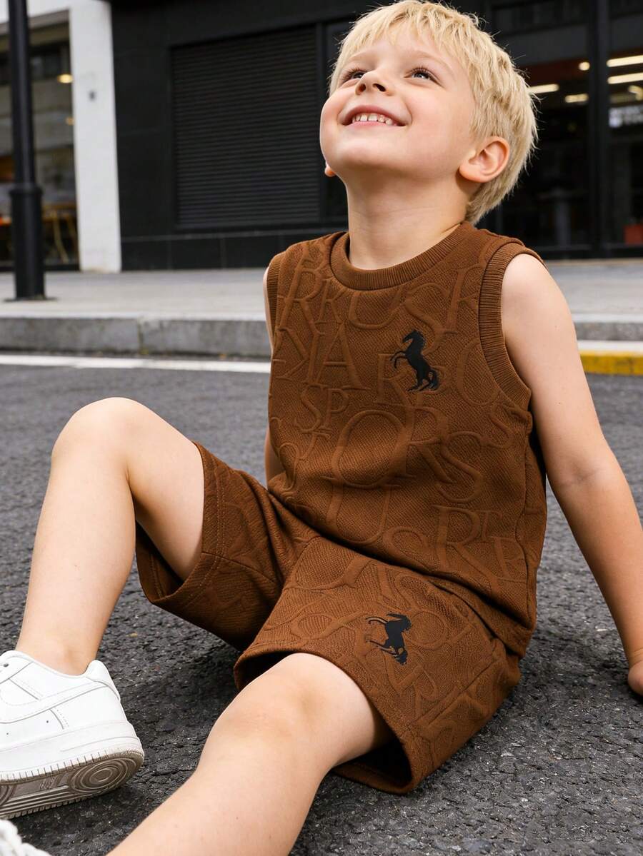 Set de 2 piezas de camiseta gráfica y pantalones cortos casuales y de moda para niños pequeños, camiseta sin mangas cómoda, suave y transpirable con estampado de letras en inglés y caballos de dibujos animados, para verano