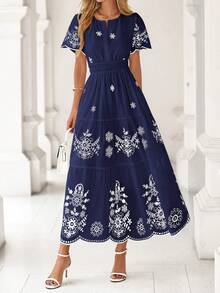 Spring & Summer New Arrival Women's Bohemian Dress - Casual Floral Short Sleeve V-Neck Maxi Style With Elastic High Waist & Pockets - Nền màu xanh hải quân với những bông hoa trắng. - Xem 5