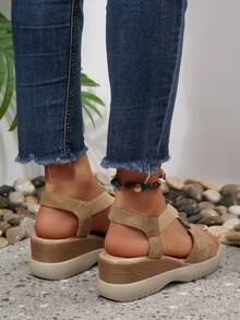 Sandal đế xuồng nữ kiểu dáng mới năm 2026 với khóa kim loại trang trí, sandal đế cao mũi tròn thời trang ngoài trời cho mùa hè. - Màu Khaki - Xem 5