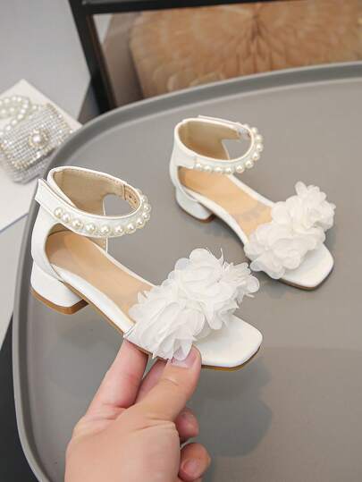 女孩时尚花朵装饰可爱公主露趾高跟凉鞋