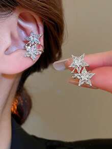 1件 2026新款立方氧化锆星形银色夹式耳环，轻盈奢华时尚，适合女性日常及派对佩戴，左右耳均适用