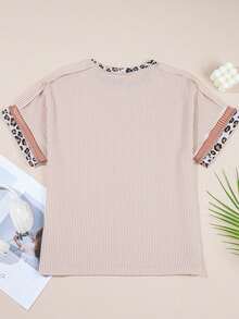 Acelitt Áo thun ngắn tay cổ tròn, màu trơn, phối họa tiết da báo, có cổ, kiểu dáng thường ngày, thích hợp mặc mùa hè. - Màu be - Xem 5