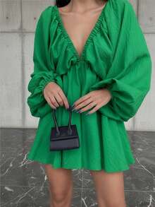 女士纯色深 V 领灯笼袖露背度假连衣裙