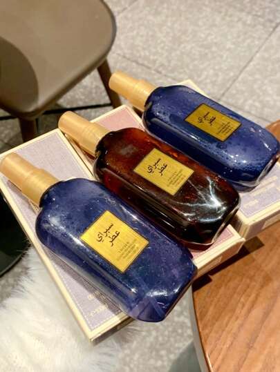 1瓶100毫升香氛喷雾，持久留香，蕴含天然清新魅力精华，香味持久。适用于各种场合。可去除异味，提升香气。是度假旅行的必备佳品。作为一款高品质产品，也是馈赠亲友的绝佳选择。