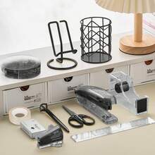 12-piece acrylic office supplies set, encompassing a variety of tools most frequently used in work and study. Suitable for diverse settings including home workspaces, schools, offices, and meeting rooms. - Negro - Ver 3