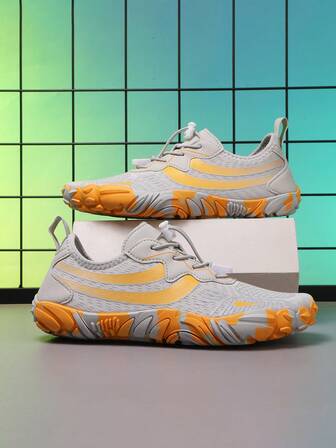 男士休闲舒适时尚赤足水鞋 - 防滑条纹设计，适合沙滩、运动、散步、徒步、跑步、健身、骑行、游泳 | 透气网眼鞋面和橡胶鞋底水鞋