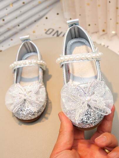 زوج من أحذية الأميرة ذات الفراشة البنفسجية واللؤلؤ للبنات، أحذية ماري جين ذات قاع ناعم مزينة بالبريق، أحذية جميلة للأطفال للحفلات والعروض المسرحية