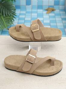 夏季新款舒适时尚人字拖，度假风沙滩拖鞋，一脚蹬平底凉鞋