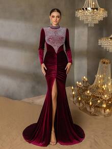 Faeriesty 女士奢华丝绒高领水晶装饰正式礼服 - 优雅长袖修身晚礼服，飘逸面料，大胆高开衩 - 完美适用于正式晚宴、奢华新年派对、专属颁奖典礼、红毯首映礼和魅力四射的化装舞会 - 酒紅色 - 查看 3
