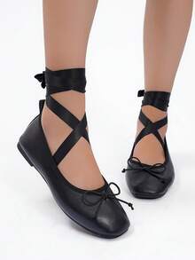 Black Criss-Cross Bow Tie Flat Shoes For Women, Elegant & Gentle, Comfortable, Soft & Skin-Friendly, Non-Slip Sole, Suitable For Daily Commute, Campus Strolling, Easily Paired With Dresses, Shorts, Skirts For A Relaxed, Refined Daily Look - Black - View 1