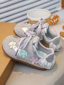 1双校园风儿童运动鞋，蕾丝花童高性价比运动鞋，轻便软底跑步儿童滑板鞋，2025新款时尚训练鞋 - 銀色 - 查看 5