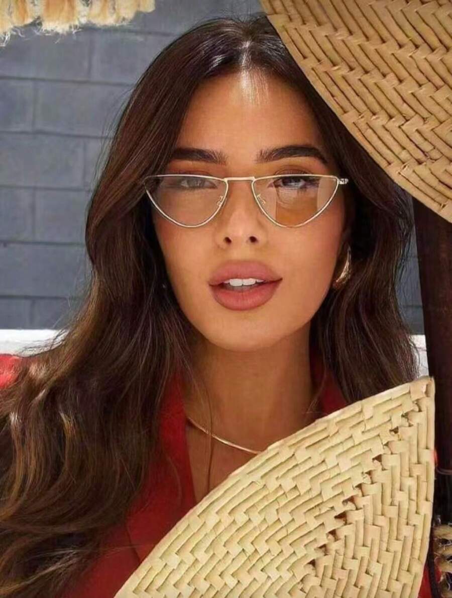 2025 New Fashion Triangle Metal Frame Small Cat Eye  Personality  Street Photography Women's Internet Celebrity   Anti-UV - Rượu sâm banh - Xem 1