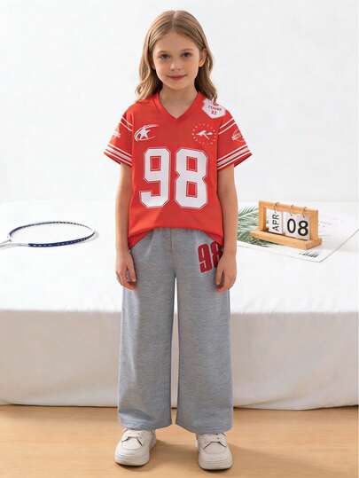 2pcs/Set Summer Fashion Sports Suit, 98 Digital Printed Patterns, Short Sleeve Design, Made For Young Girls. Set Includes Soft & Comfortable Knit Printed T-Shirt And Straight Wide-Leg Pants. Suitable For Outdoor Activities, School, Cycling, Running, Parties, Casual Daily Wear, And Various Occasions.