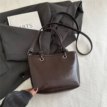 时尚休闲个性化手提包，简约女士小众单肩包，新款时尚斜挎水桶包 - 彩色 - 查看 12