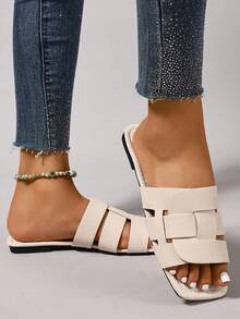 Spring/Summer Fashion, Comfortable Flat Heel Round Toe Slip-On Beach Slippers, Versatile Decorative Flat Sandals For Summer, Holiday Essential - Beige - View 4