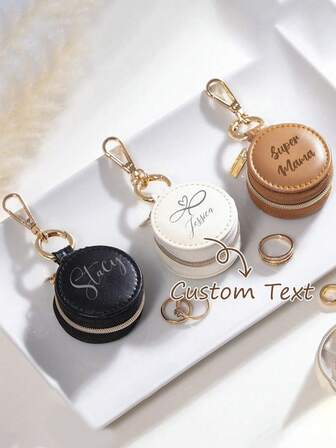 Personlig mini-förvaringslåda för fitnessringar, smyckeskrin för resor, bärbar ring-/örhängesorganisatör, anpassad present, 2025 års första present, AirTag-nyckelringshållare i läder, anpassad smyckeskrin med namn, brudtärnepresent, bröllopspresent, skolstartspresent