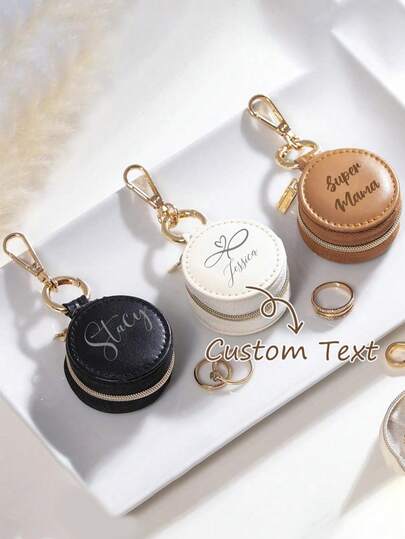 Personlig mini-förvaringslåda för fitnessringar, smyckeskrin för resor, bärbar ring-/örhängesorganisatör, anpassad present, 2025 års första present, AirTag-nyckelringshållare i läder, anpassad smyckeskrin med namn, brudtärnepresent, bröllopspresent, skolstartspresent