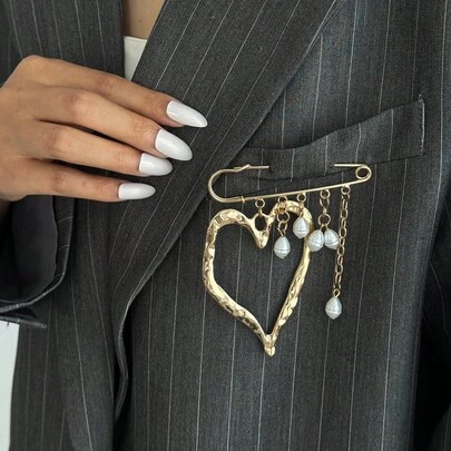 1 adet Abartılı Asimetrik İçi Boş Büyük Kalp Şeklinde Kolye Broş, Kadınlar İçin Şirin ve Havalı Sahte İnci Halhal, İşe Gidip Gelmek İçin Uygun Yaka İğnesi Aksesuarı, Sevgililer Günü Hediyesi