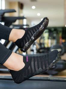 TOLLN 1 Pair Of Women's Indoor Gym Treadmill-Specific Anti-Slip Soft Sole Fully Breathable Fitness Training Shoes - Black - View 4