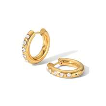 一对18K镀金不锈钢圈形耳环，饰以独特的钻石点缀。法式优雅风格，完美适用于派对、约会和职场人士。 - 彩色 - 查看 3