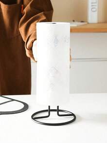 1个黑色金属厨房纸巾架，锻铁喷漆创意桌面纸巾卷分配器，立式保鲜膜架 - 黑色 - 查看 1