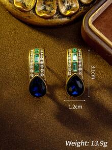 Đôi bông tai thiết kế theo phong cách cổ điển, thanh lịch, sang trọng với tông màu xanh lục lam, phù hợp để đeo hàng ngày, dự tiệc và các buổi liên hoan. - Nhiều màu - Xem 5