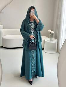 女士优雅三件套长袍，包括镶钻开襟长袍、针织内衬连衣裙和蕾丝边雪纺头巾——完美适用于节日和聚会，是春、夏、秋季的理想之选，也是女士优雅派对礼服。 - 藏蓝色 - 查看 3