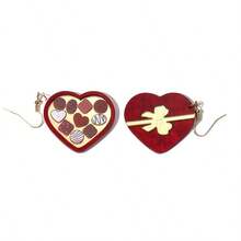 1 Pair Of Daily Fun Chocolate Heart-Shaped Jewelry Box Earrings With Acrylic Color Printing And Creative Bow-Shaped Heart Jewelry Box. Asymmetrical Earrings. Valentine's Day Gift For Your Girlfriend. Women's Stylish Drooping Earrings. Acrylic Material. Gift For Girlfriend At Valentine's Day Party, Vacation. - 紅色 - 查看 7