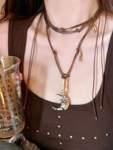 1 Pc Elegant Retro Style Moon Octagram Pendant Necklace For Women. Suitable For Daily Wear By Women, For Attending Parties, Valentine's Day And Other Occasions. It Can Also Be Given As A Gift To Family Members And Girlfriends.