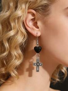1 Pair Vintage Dark Punk Style Heart & Cross Carved Earrings For Women - Silver - View 1