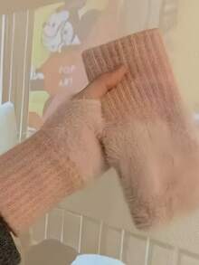 زوج من قفازات نصف الأصابع الفرائية، مزينة بفرو مزيف، تصميم متعدد الاستخدامات للرجال والنساء، مناسبة للطقس البارد، متوافقة مع الشاشات اللمسية، مصنوعة يدويًا، للمكتب والكتابة والطلاب والأنشطة الخارجية والرياضة والدراجات، هدايا للأصدقاء والعائلة في فصل الشتاء - متعدد الألوان - مشاهدة 16