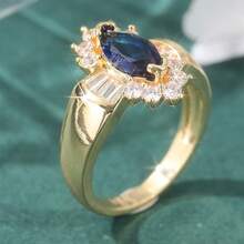 这款奢华优雅的深蓝色合成花形戒指，是一款创意手工珠宝，男女皆宜。适合日常佩戴和度假旅行，是馈赠亲友和时尚搭配的理想之选。 - 金色 - 查看 5