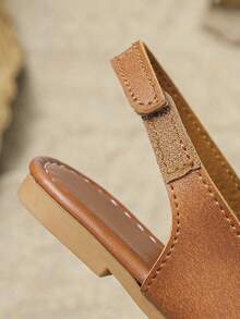 1双女童春夏新款蝴蝶结水钻软底露趾公主平底凉鞋，儿童多功能防滑罗马鞋，适合旅行、度假和上学穿着 - 鏽棕色 - 查看 7