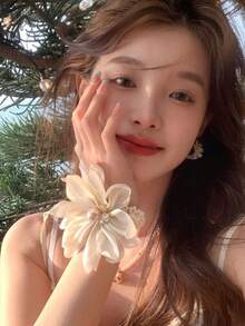 1pc Bride/Bridesmaid Pearl Wrist Flower Headband, Large Floral Design, Petite Face Framing, Ethereal Fairy Headpiece