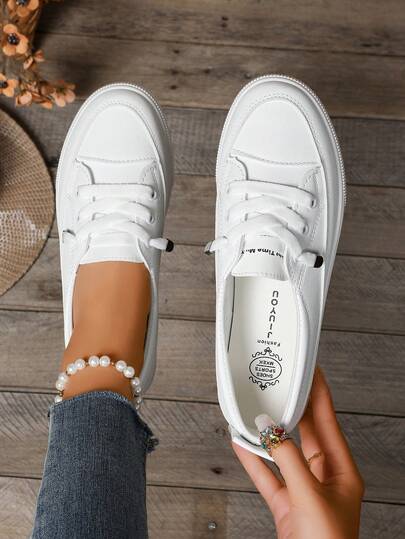 百搭白色运动鞋，平底学生鞋，低鞋面不累脚，套脚休闲运动鞋，金属鞋眼系带运动鞋，适合居家、健身房、办公室、派对、婚礼等各种场合，四季皆宜。