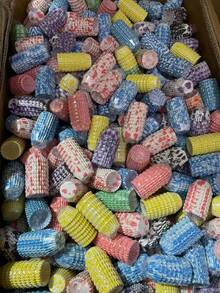 100个/200个/300个/500个/600个/1000个随机装迷你纸杯蛋糕衬垫，0.98英寸不粘烘焙杯，展开尺寸6厘米，适用于家庭和专业烘焙店、派对甜点、节日纸杯蛋糕架、装饰烘焙工具 - 彩色 - 查看 3