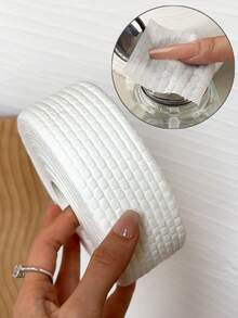 1000pcs/Roll Extra Large Capacity Pearl Texture Nail Salon Manicure Cleaning Pads, Non-Shedding Nail Wipes, Water-Saving Nail Removal Pads - White - View 1