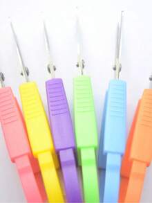 Mini Push-Button Scissors With Loop Handle, Ergonomic Design, Colorful Handle And Auto-Rebound Function, Suitable For Students And People With Special Needs For Daily Crafting; Ergonomic Design Kindergarten Training Scissors. - Multicolor - View 7