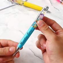 Bolígrafo de metal con diseño personalizado de texto/logotipo de océano aceitoso, bolígrafo de metal retráctil de giro grueso, adecuado para la oficina diaria, estudiantes, maestros, regalo pensativo para amigos, familiares y colegas - Multicolor - Ver 6